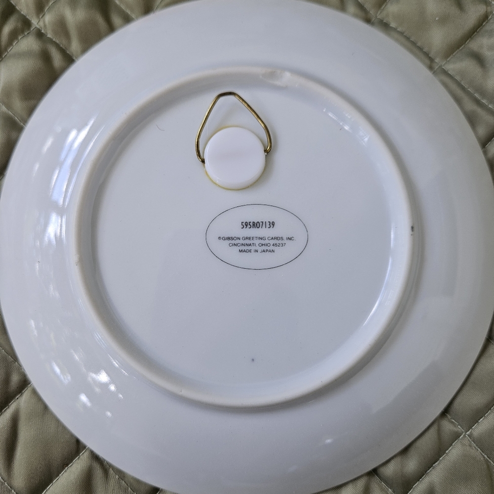 Vintage 1981 Christmas Plate - Picture 6 of 9